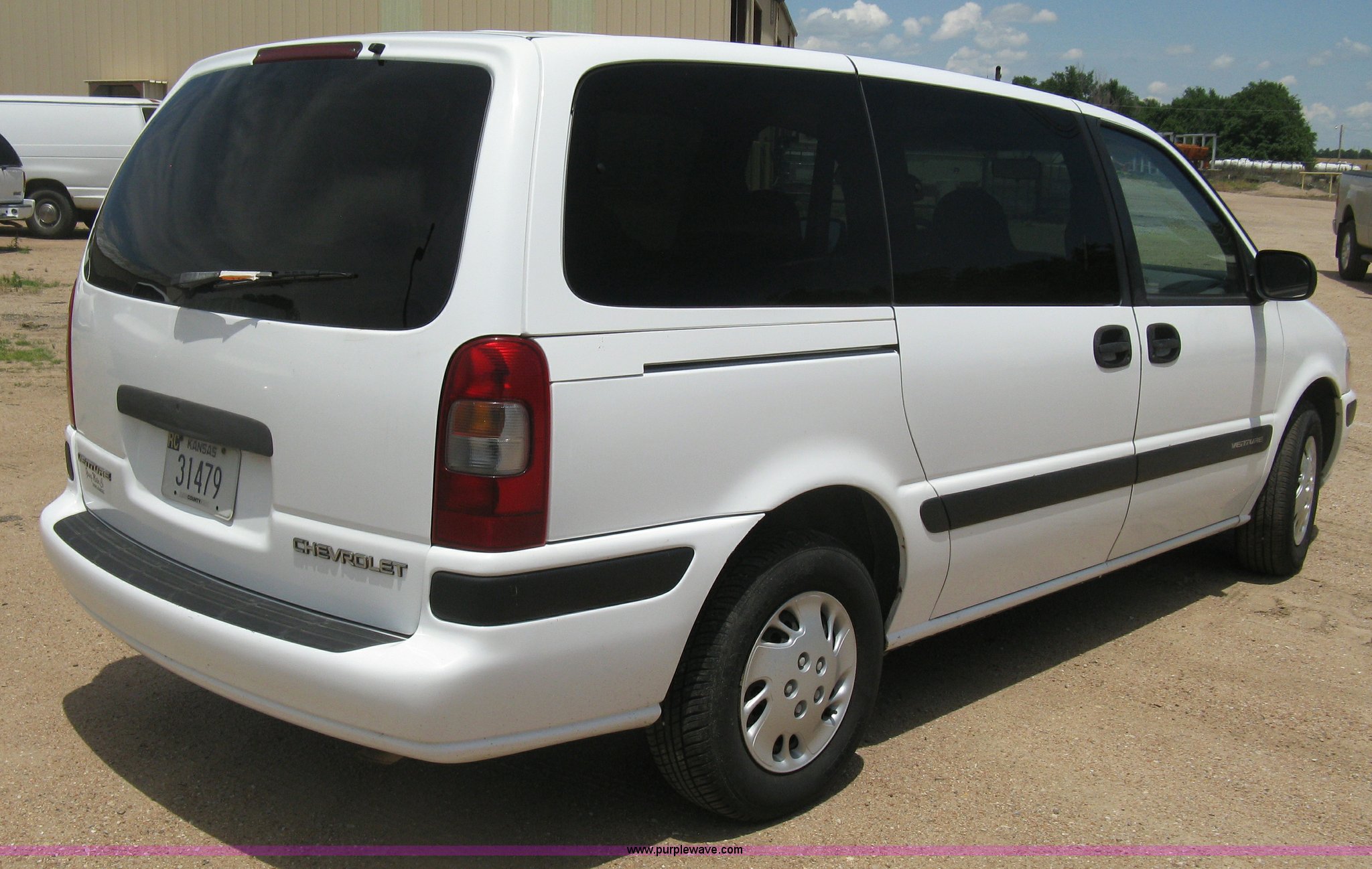 1997 Chevrolet Venture minivan in Lyons, KS Item D8395 sold Purple Wave
