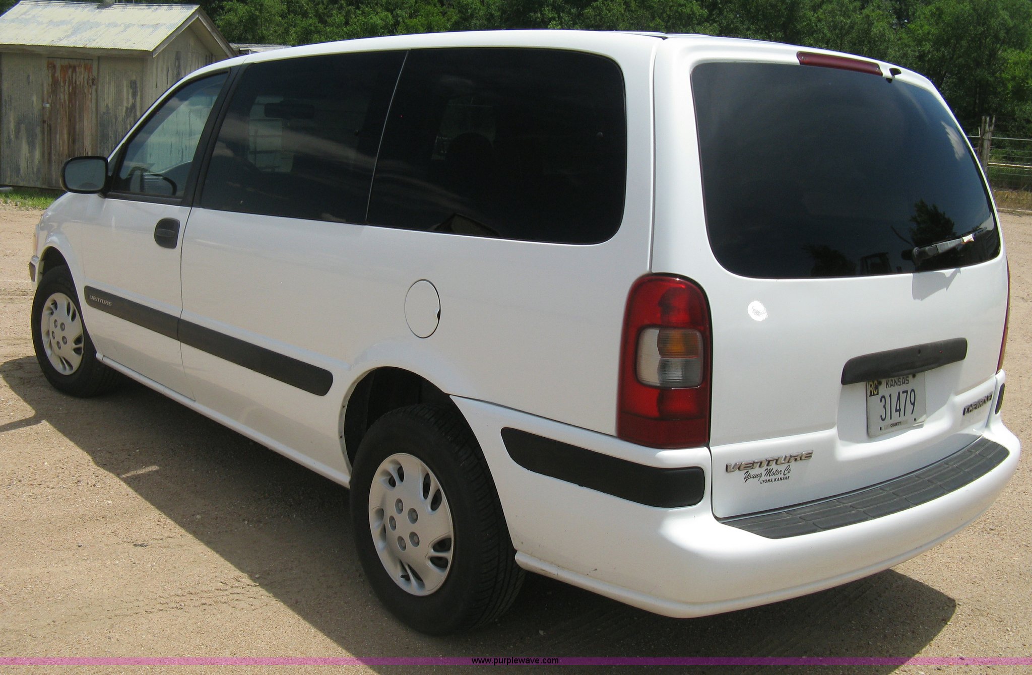1997 Chevrolet Venture minivan in Lyons, KS Item D8395 sold Purple Wave