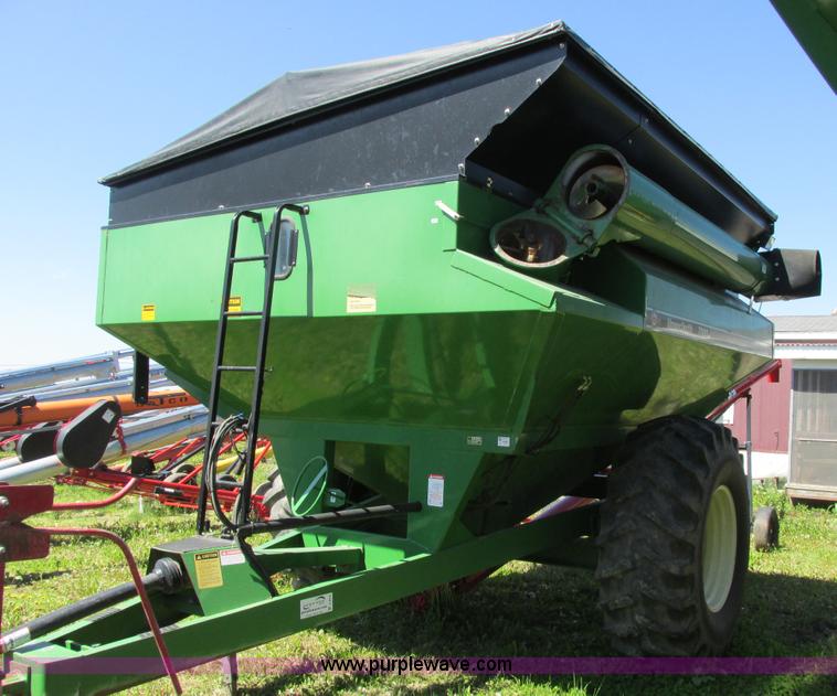 image for item A8543 1997 Unverferth 7000 grain cart
