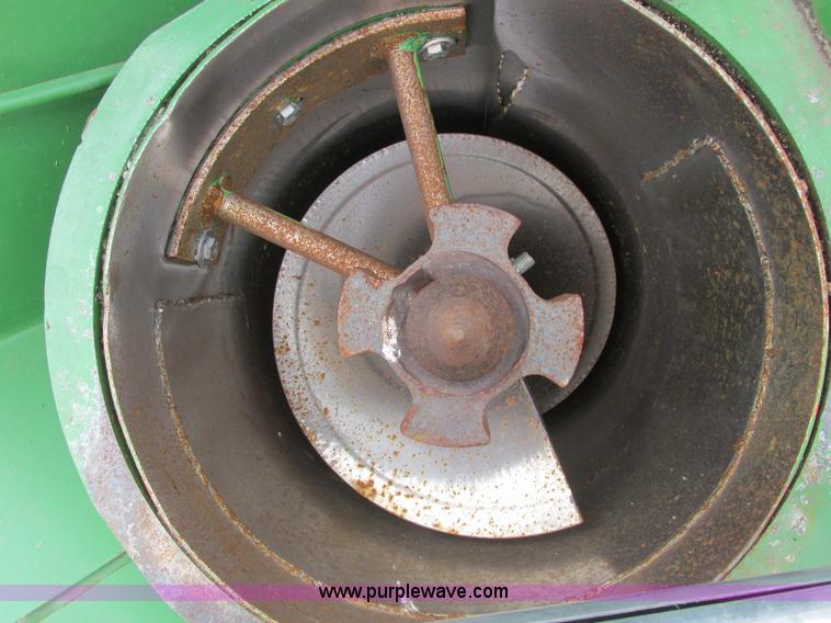 image for item A8543 1997 Unverferth 7000 grain cart