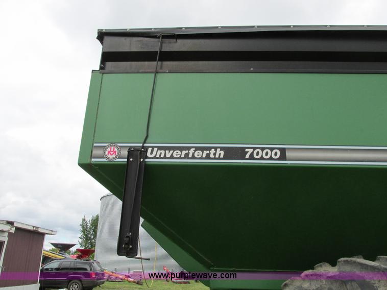 image for item A8543 1997 Unverferth 7000 grain cart
