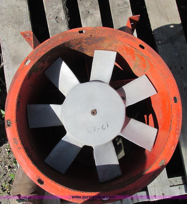 Monarch grain bin fan in Kensington, MN Item A8561 sold Purple Wave
