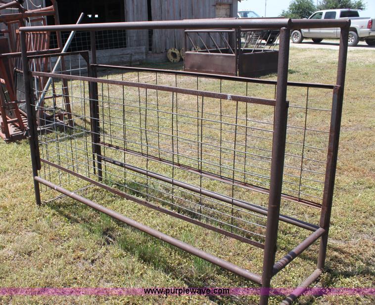 Portable striping chute for team roping in Waverly, KS Item AE9205 sold Purple Wave