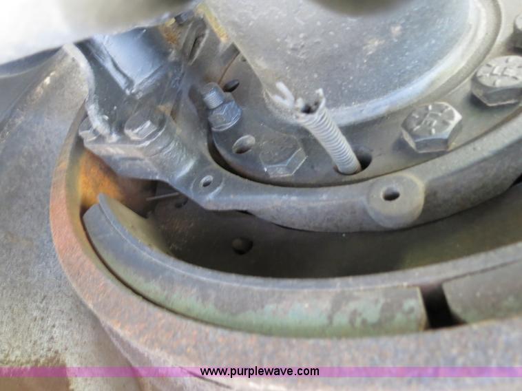 image for item B4775 1989 International 9300 Eagle semi truck