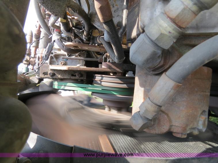 image for item B4775 1989 International 9300 Eagle semi truck