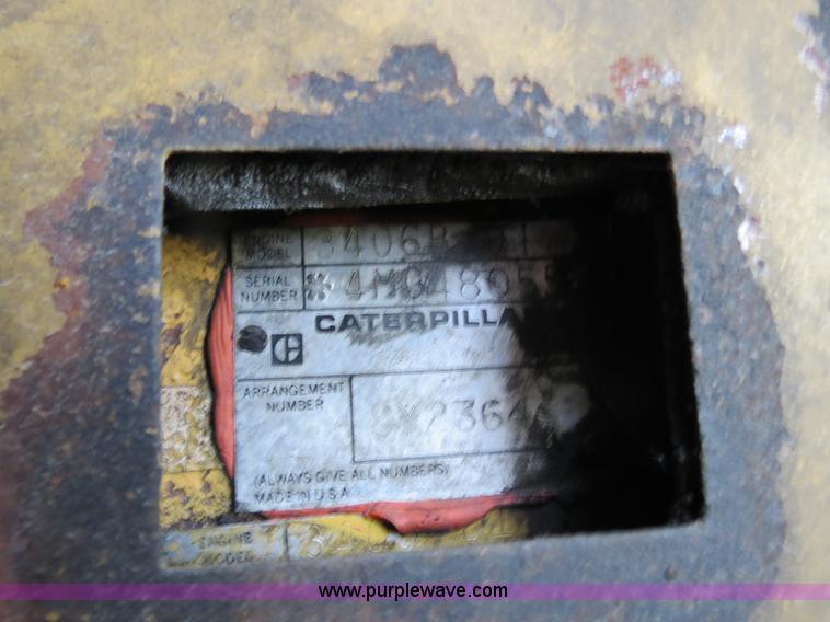 image for item B4775 1989 International 9300 Eagle semi truck