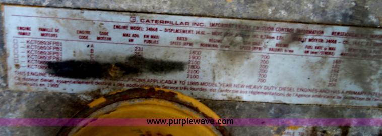 image for item B4775 1989 International 9300 Eagle semi truck