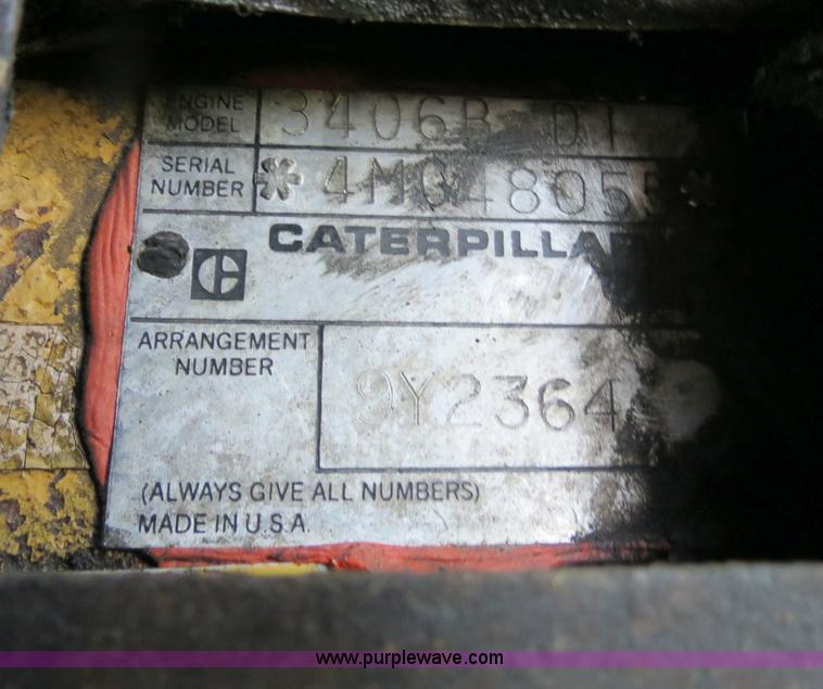 image for item B4775 1989 International 9300 Eagle semi truck