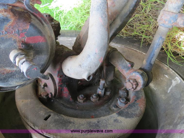 image for item B4775 1989 International 9300 Eagle semi truck