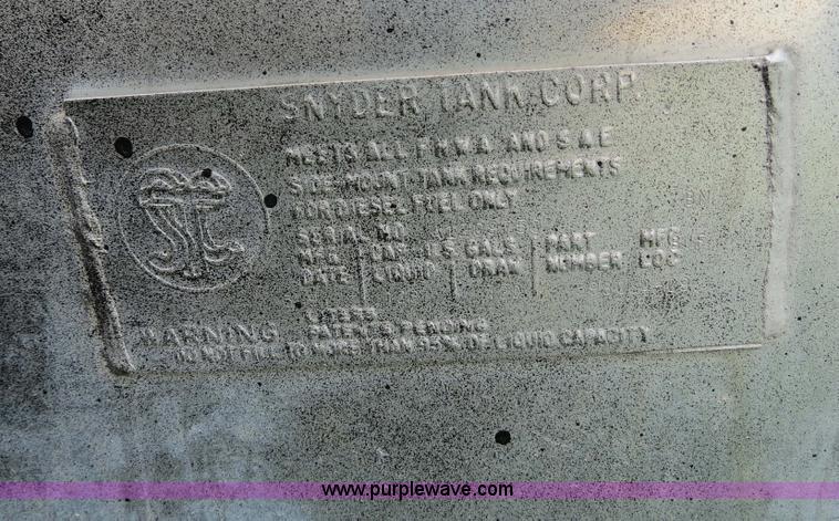 image for item B4775 1989 International 9300 Eagle semi truck