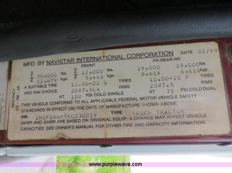 image for item B4775 1989 International 9300 Eagle semi truck