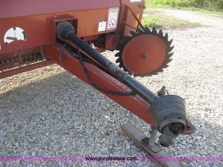 image for item D8399 1989 Hesston 560 round baler