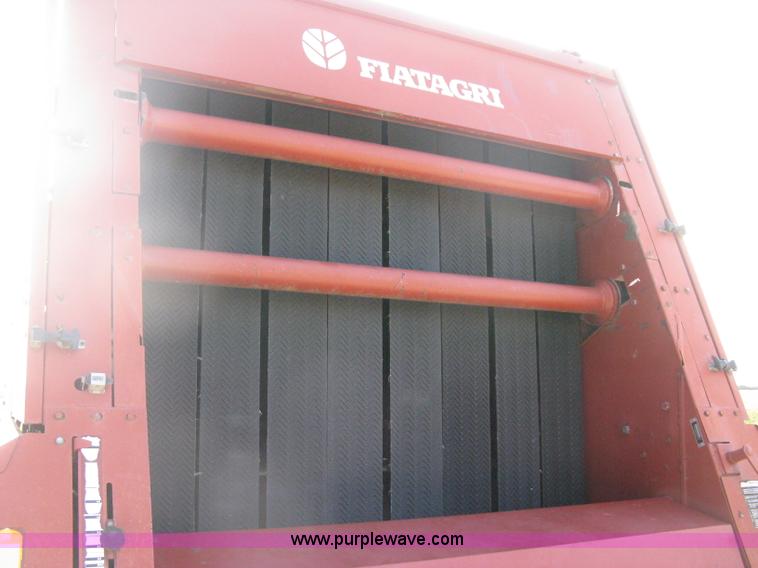 image for item D8399 1989 Hesston 560 round baler