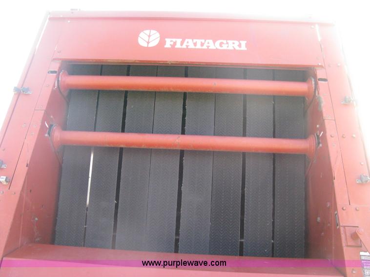 image for item D8399 1989 Hesston 560 round baler