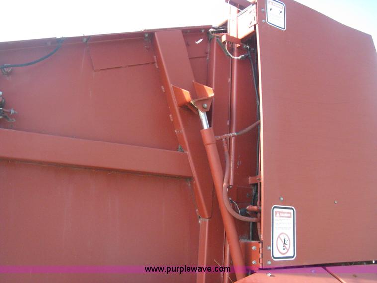 image for item D8399 1989 Hesston 560 round baler