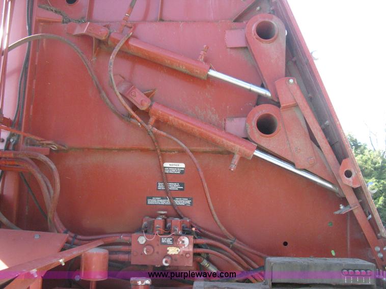 image for item D8399 1989 Hesston 560 round baler