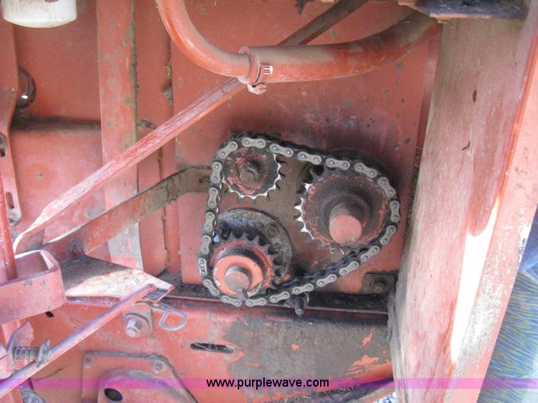 image for item D8399 1989 Hesston 560 round baler