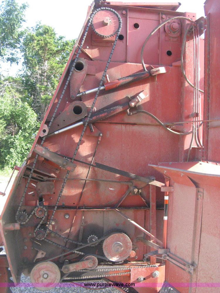 image for item D8399 1989 Hesston 560 round baler