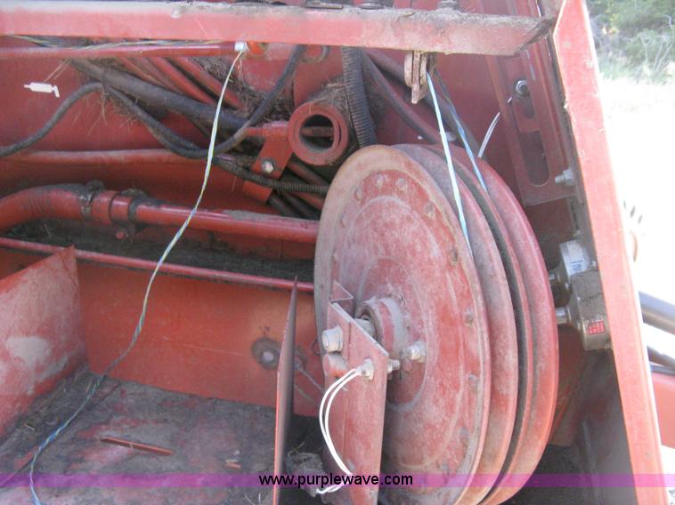 image for item D8399 1989 Hesston 560 round baler