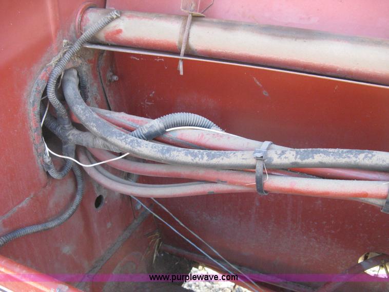 image for item D8399 1989 Hesston 560 round baler