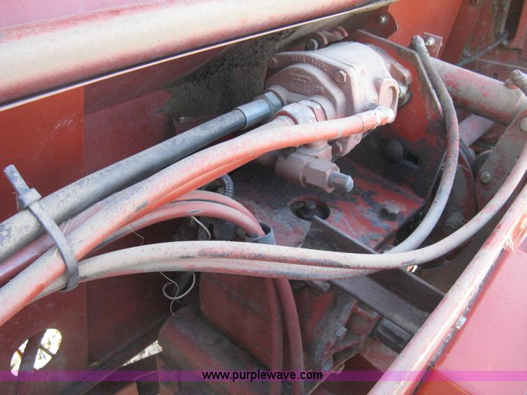 image for item D8399 1989 Hesston 560 round baler