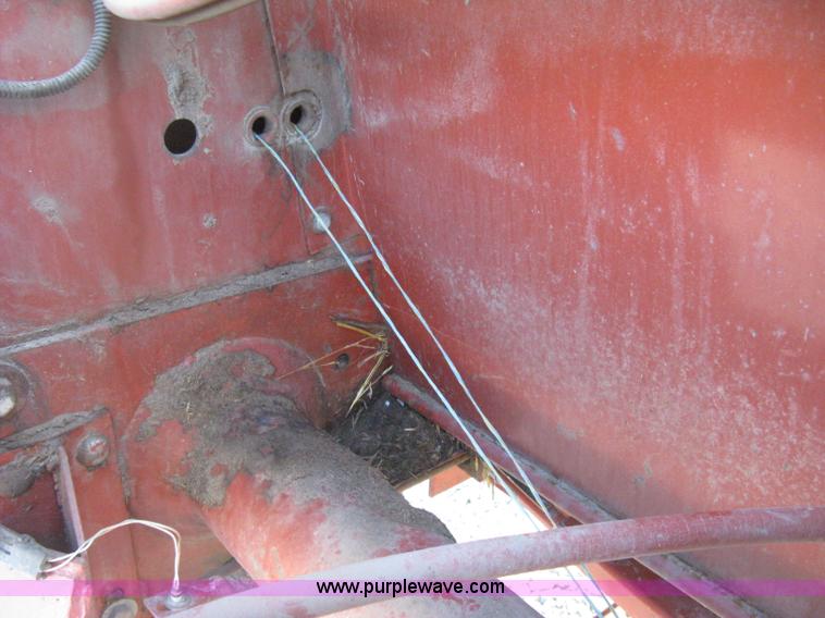 image for item D8399 1989 Hesston 560 round baler