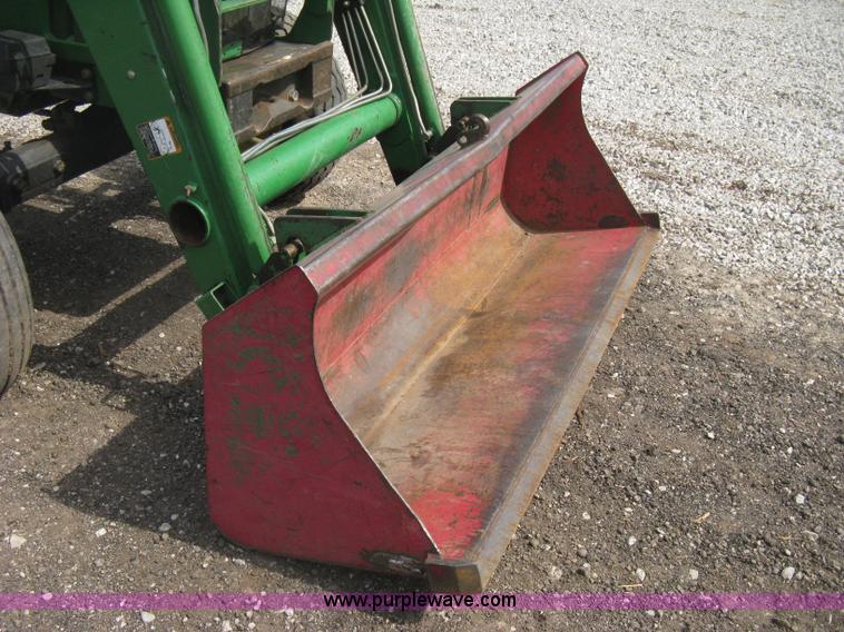 image for item D8400 1998 John Deere 5510 tractor