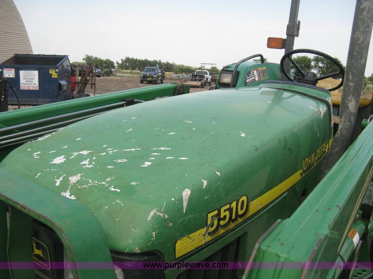 image for item D8400 1998 John Deere 5510 tractor
