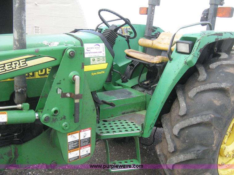 image for item D8400 1998 John Deere 5510 tractor
