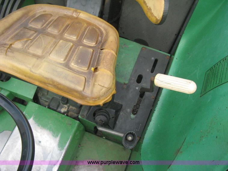 image for item D8400 1998 John Deere 5510 tractor