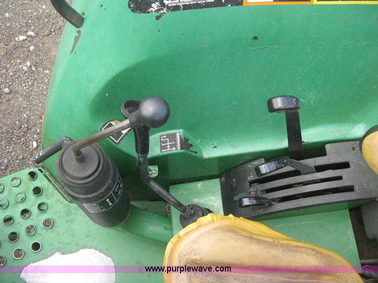 image for item D8400 1998 John Deere 5510 tractor