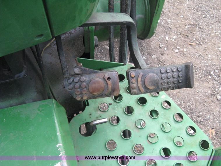 image for item D8400 1998 John Deere 5510 tractor