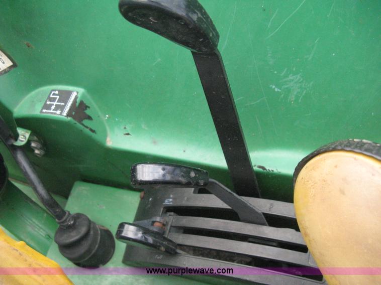 image for item D8400 1998 John Deere 5510 tractor