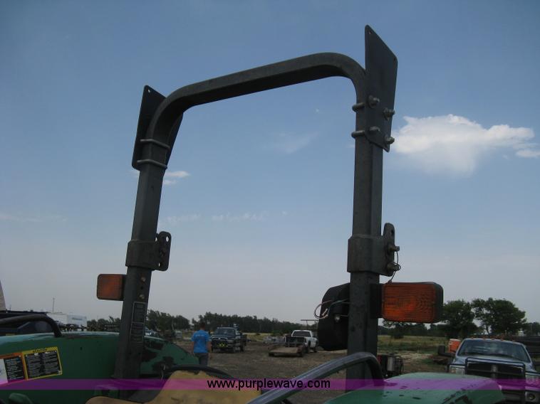 image for item D8400 1998 John Deere 5510 tractor