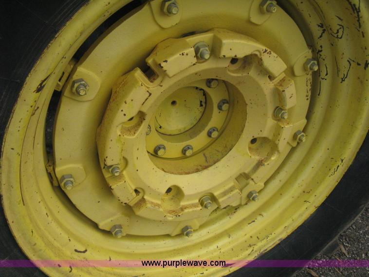 image for item D8400 1998 John Deere 5510 tractor