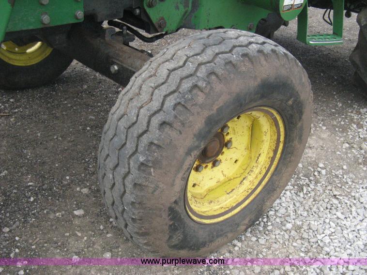 image for item D8400 1998 John Deere 5510 tractor