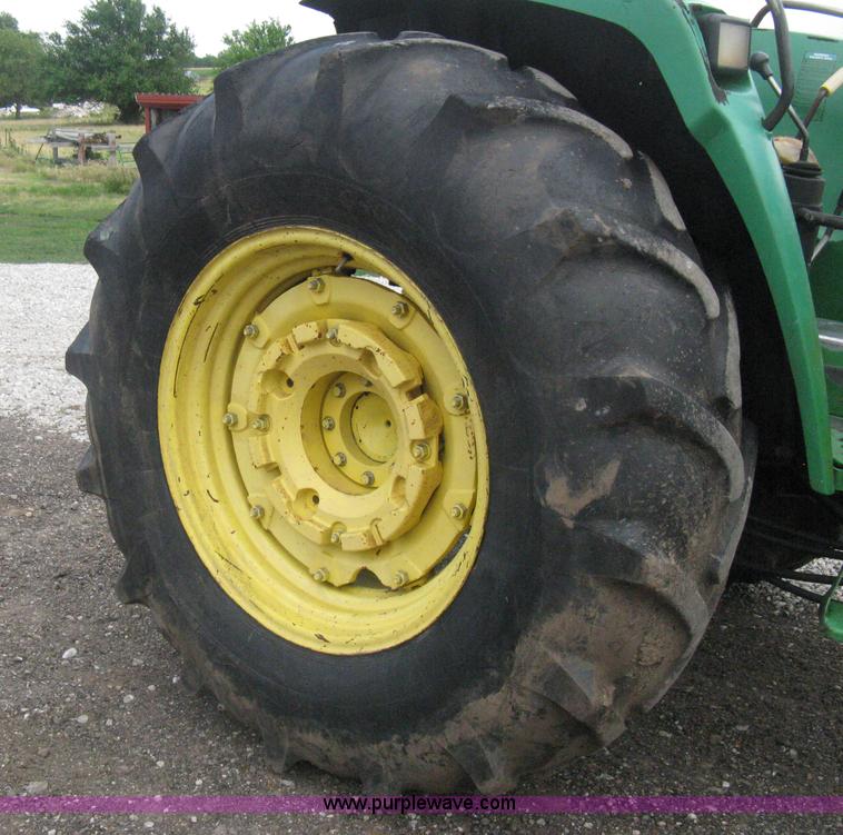 image for item D8400 1998 John Deere 5510 tractor