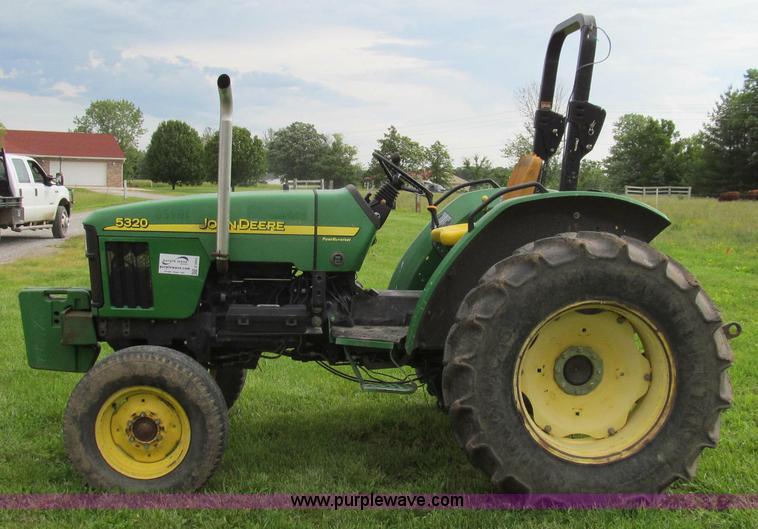 image for item E3993 2003 John Deere 5320 tractor