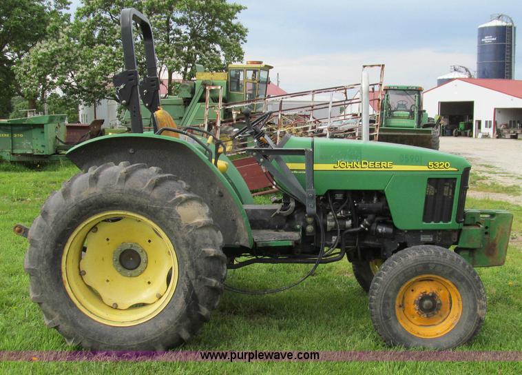 image for item E3993 2003 John Deere 5320 tractor