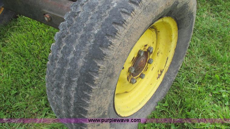 image for item E3993 2003 John Deere 5320 tractor