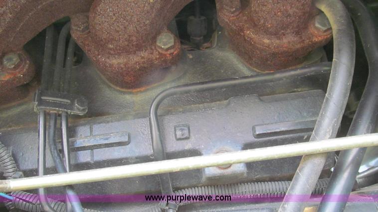 image for item E3993 2003 John Deere 5320 tractor