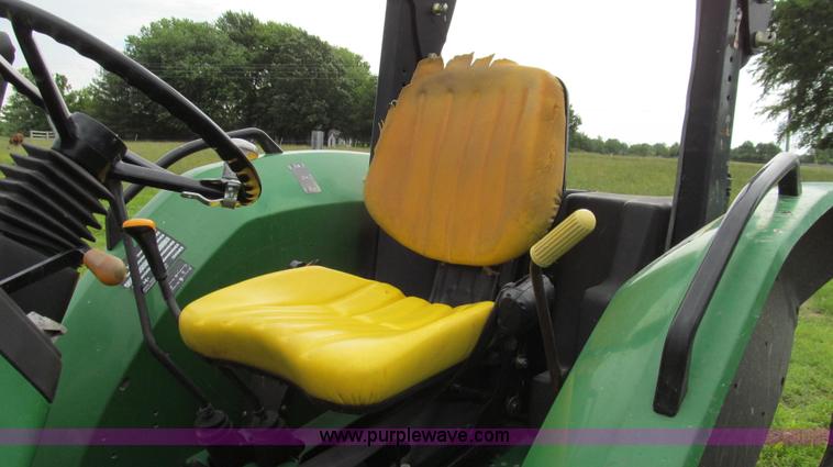 image for item E3993 2003 John Deere 5320 tractor
