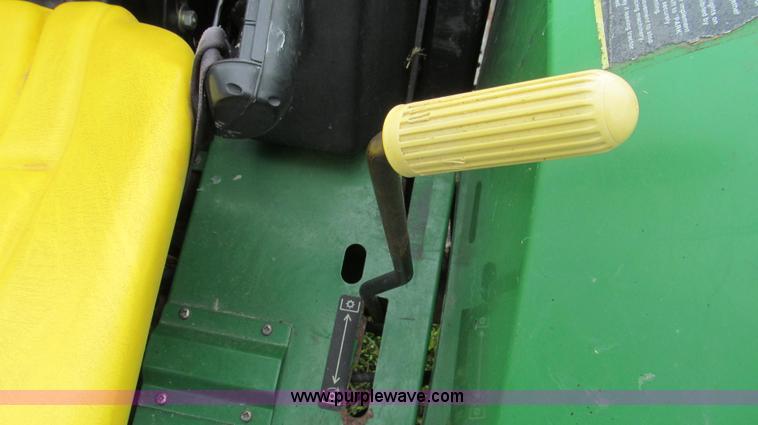 image for item E3993 2003 John Deere 5320 tractor