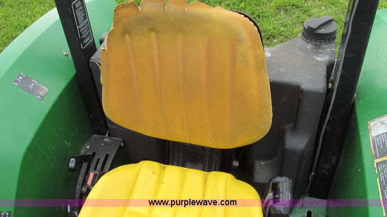 image for item E3993 2003 John Deere 5320 tractor