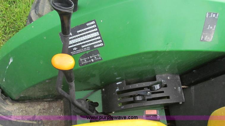 image for item E3993 2003 John Deere 5320 tractor