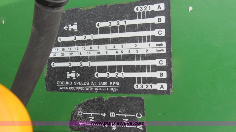 image for item E3993 2003 John Deere 5320 tractor