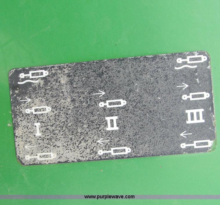 image for item E3993 2003 John Deere 5320 tractor