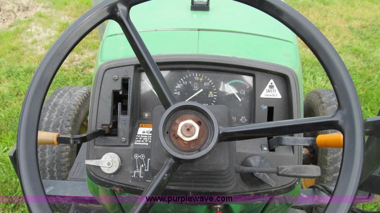 image for item E3993 2003 John Deere 5320 tractor