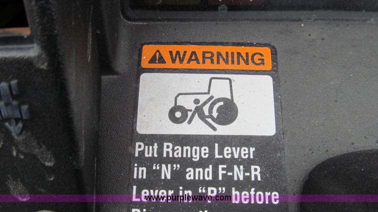 image for item E3993 2003 John Deere 5320 tractor