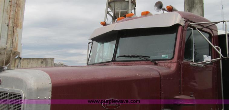 image for item E3997 1987 Peterbilt 357 flatbed truck